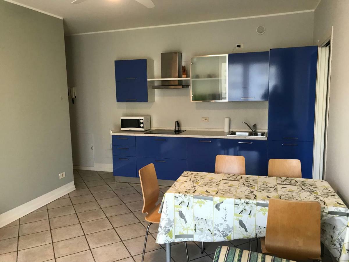 Grazioso Bilocale Metro/Centro Apartment Brescia Ngoại thất bức ảnh
